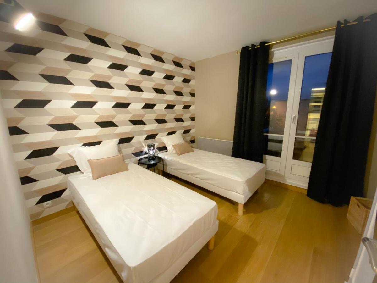 The Welcome Apartment Calais Exterior photo